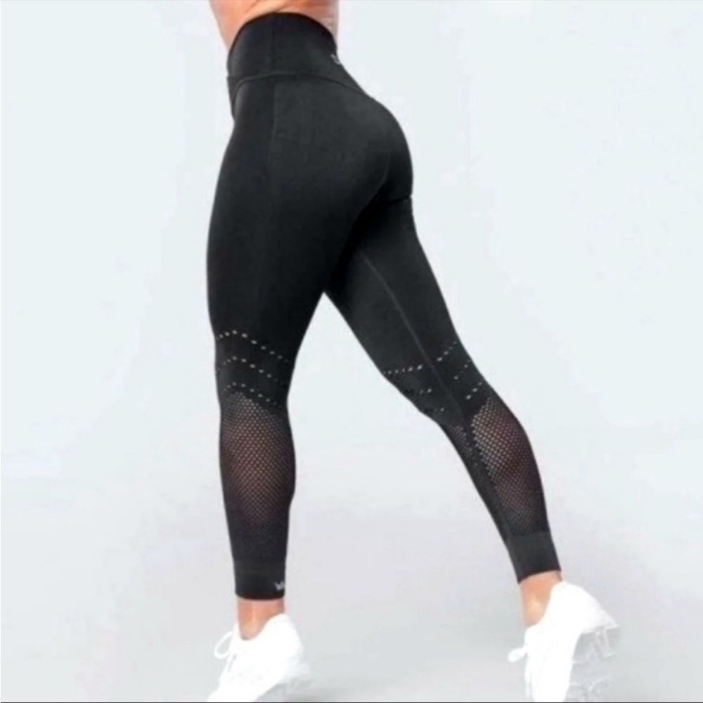 SHEFIT | Seamless Black Leggings‎